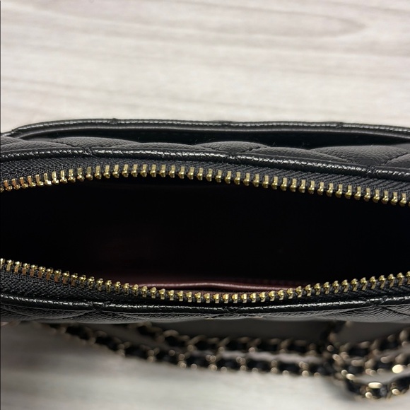 Elegant Black Quilted Chain Bag - Picture 3 of 3